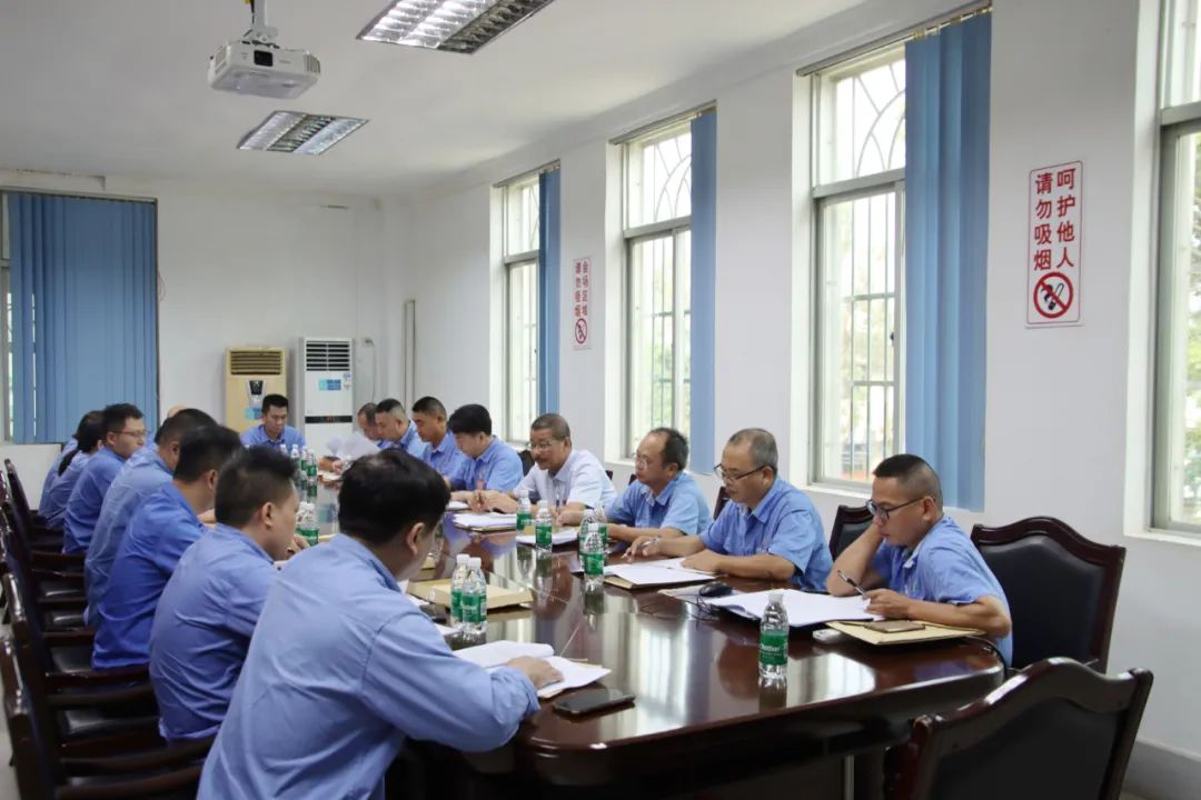 海南矿业召开第四届职工代表大会第一次会议6.jpg